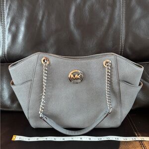 Micheal Kors Handbag in grey